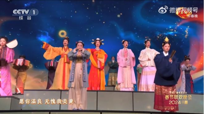 开云电竞网站:货架空了！一月卖出100多套杭州姑娘入坑8年花10万更有人一年就花几十万……(图9)