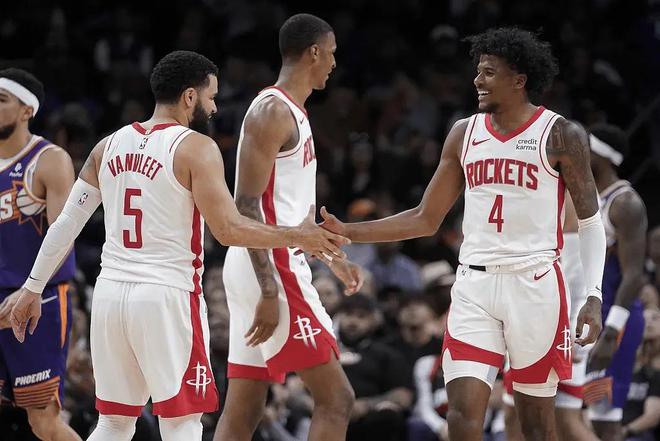 开云电竞:2200万再见火箭！被摆上货架但你的未来依旧掌握在自己的手中(图2)