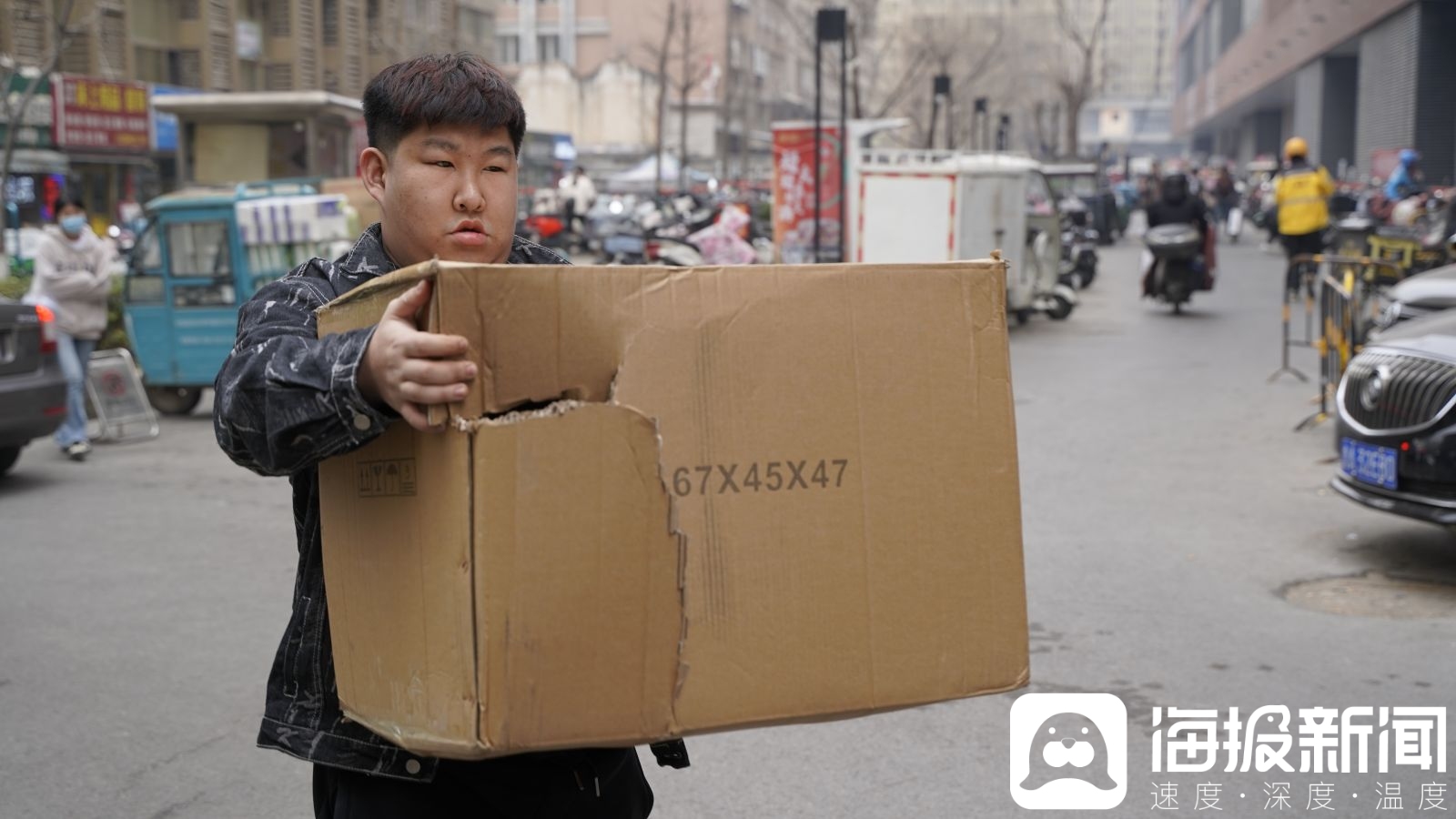 开云电竞快递“上门”调查①新规下你的包裹送到哪儿“听你的”了吗？_生活_大众网(图3)