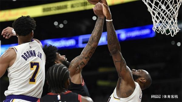 6届全明星！连续11年场均得分20+摆上货架1年为什么都不抢呢(图1)