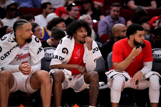 开云电竞2200万再见火箭！被摆上货架不怪管理层你迎来救赎的仅剩机会(图3)