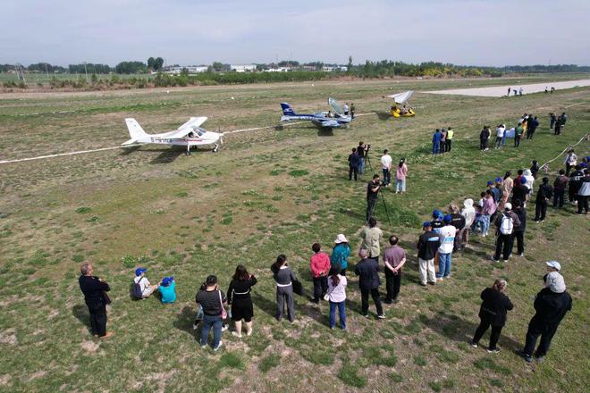 开云电竞网站:衡水市民尽享“五一”假日快乐时光(图6)