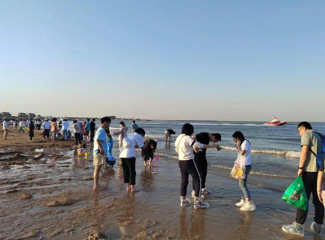 开云电竞网站:衡水市民尽享“五一”假日快乐时光(图1)