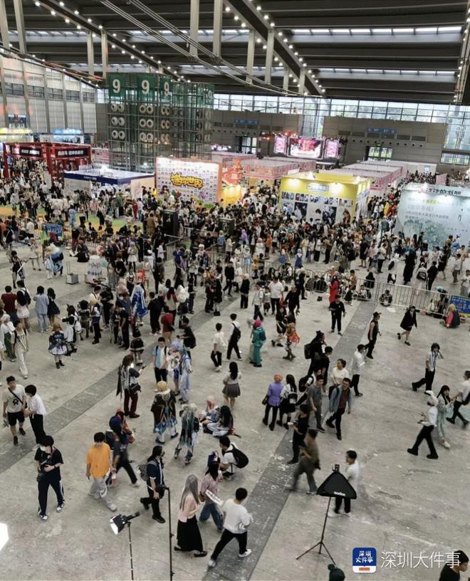 开云电竞app:从香奈儿到螺蛳粉深圳人的“万丈红尘”(图11)