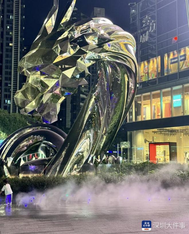 开云电竞app:从香奈儿到螺蛳粉深圳人的“万丈红尘”(图1)