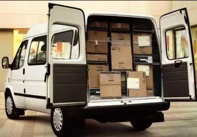 面包车改装货架、铺床交警看完：合法没问题！(图3)