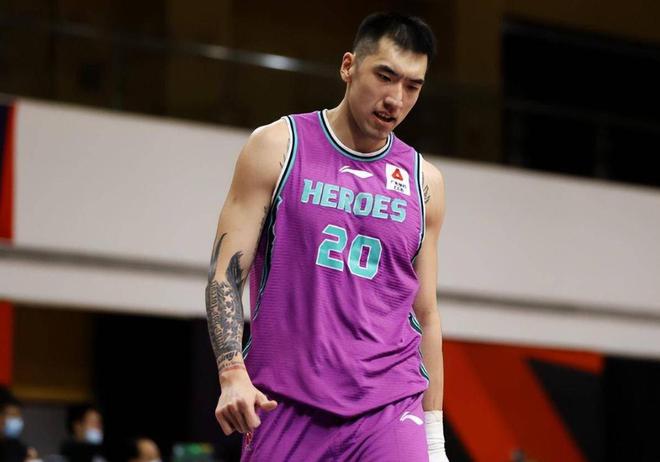 小鲨鱼陶汉林被摆上货架？下赛季下家或敲定山东男篮进开云电竞入重建(图2)