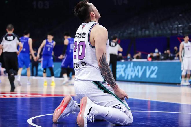 小鲨鱼陶汉林被摆上货架？下赛季下家或敲定山东男篮进开云电竞入重建(图3)