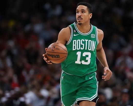 开云电竞网站:场均15+3+5！前最佳第6人被摆上货架能传能投选秀大会离队？(图1)