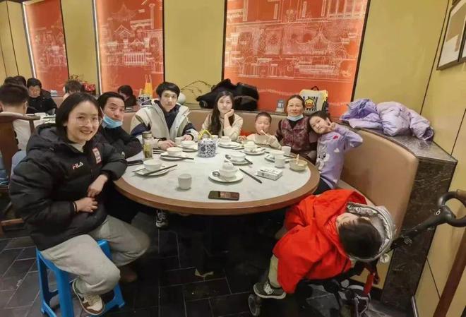 开云电竞了不起的劳动者｜“求学圆梦”——成就他从农民工到仓储班组长的转型密码(图4)