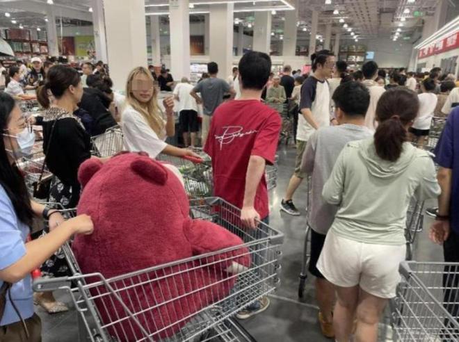 拳打沃尔玛脚踢山姆又一零售巨头出招了拿下“抠门中产”(图17)