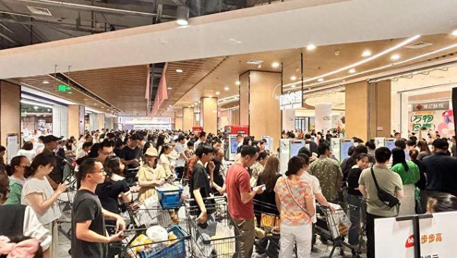 开云电竞硬刚“山姆们”！又一零售巨头出手了胖东来甘心让出“供应链”(图6)