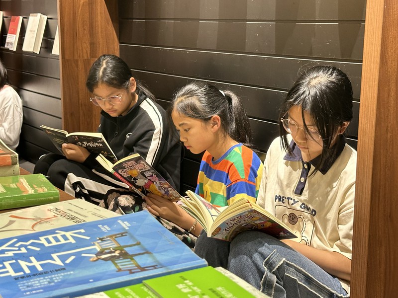 开云电竞网站:仁怀：文化场馆扮靓夏日旅游文化生活(图3)