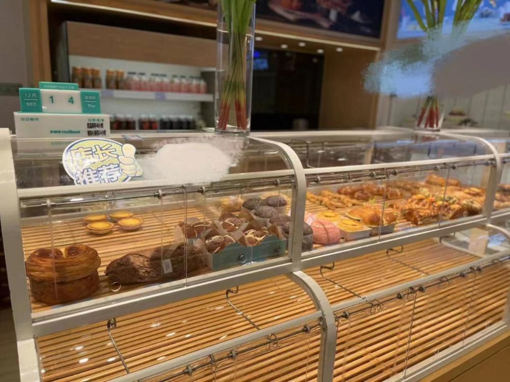 开云电竞:面包店浪费现象调查：有门店一天能丢掉一麻袋(图1)
