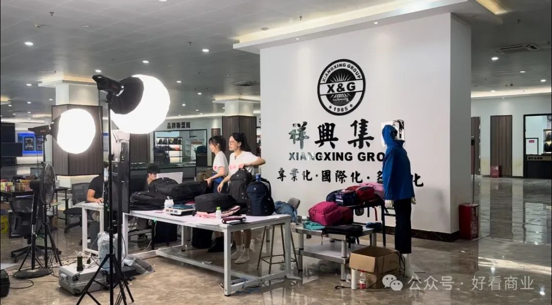 开云电竞网站:16年从北京到巴黎：一个国产奥运背包的奇幻旅行(图1)