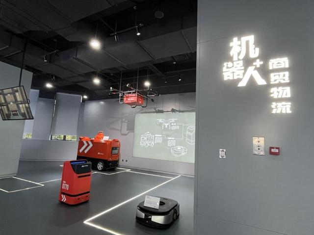 开云电竞网站:半两财经｜世界机器人大会首次开通新能源无人巴士参观线路(图5)