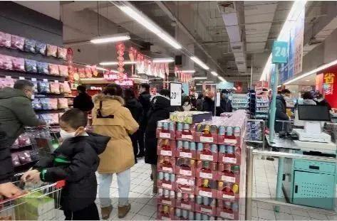 头条货架空置、供应商追债、限制购物卡消费夹缝中的家乐福怎么了？(图2)