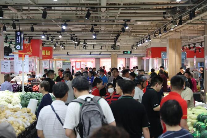 开云电竞入口:宝山首家仓储式超市亮相张庙街道(图1)