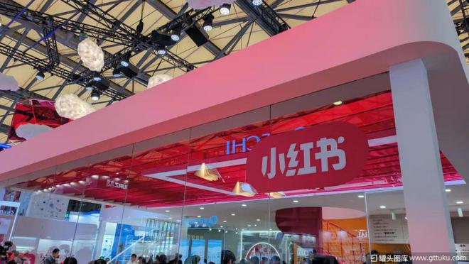 开云电竞:“三只羊”被罚超头主播“撤退”(图15)