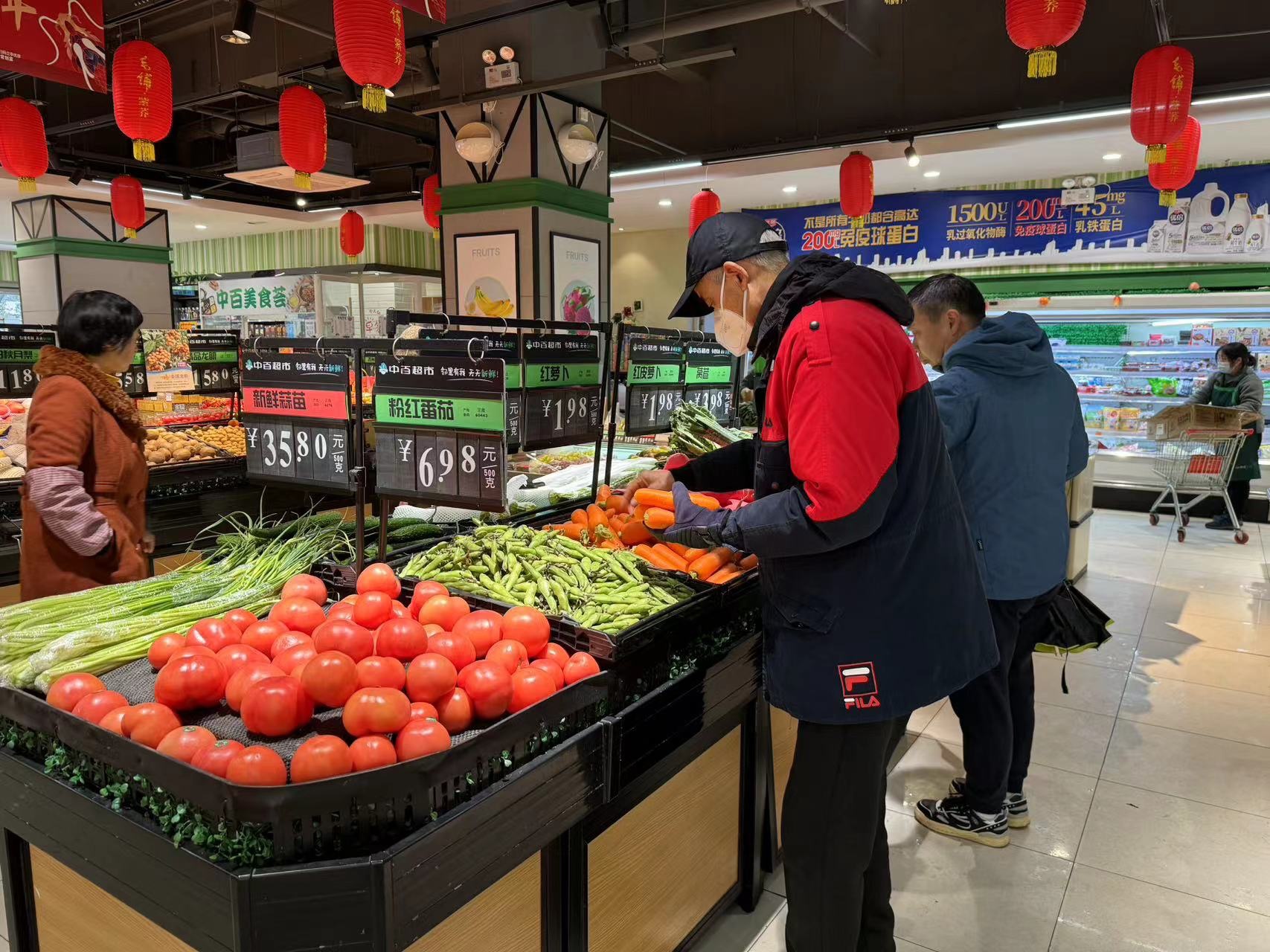 记者实探武汉“菜篮子”保供情况：种类齐全供应充足(图1)