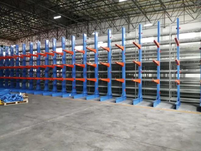 在建设立体库时选择货架要考哪些因素呢？(图1)