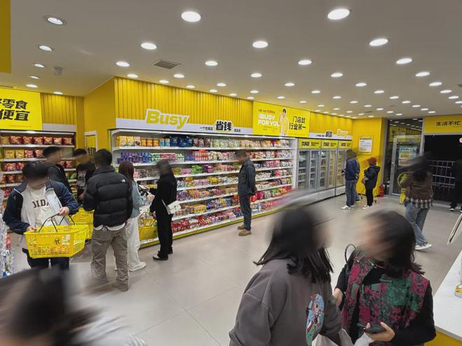 很忙很疯狂！零食很忙、好想来……丽江零食店一夜间遍地开花(图15)
