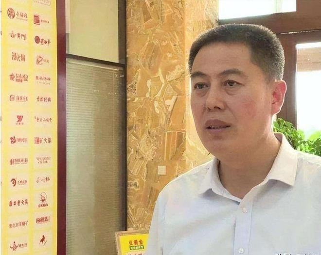 山东小伙捡垃圾时发现酒瓶里的商机后来一年挣16亿怎么挣的？(图3)