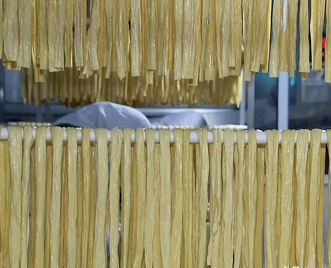 山东小伙捡垃圾时发现酒瓶里的商机后来一年挣16亿怎么挣的？(图15)