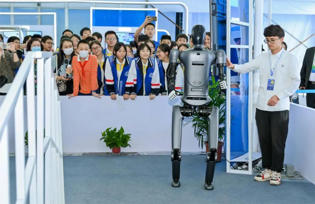 开云电竞app:我国机器人产业最新变化发展纵览(图3)