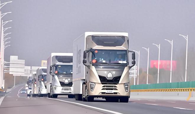 2024重卡12月销量出炉：中国重汽19万辆东风超解放陕汽第4！(图1)