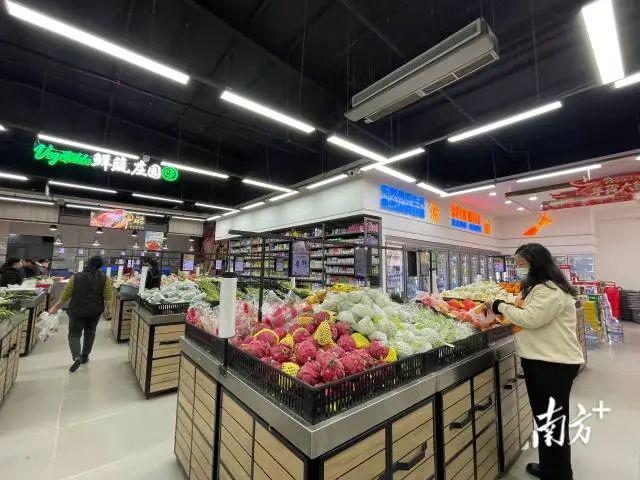 开云电竞网站:小超市大变化！濠江区县域商业体系建设提速(图2)