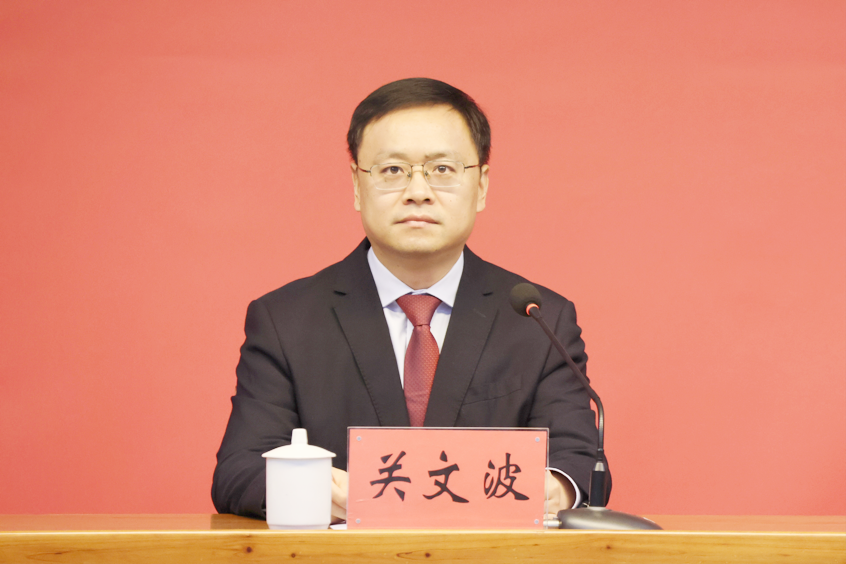 开云电竞网站:“建强副中心打造增长极奔向新辉煌”系列主题新闻发布会社旗专场举行(图2)