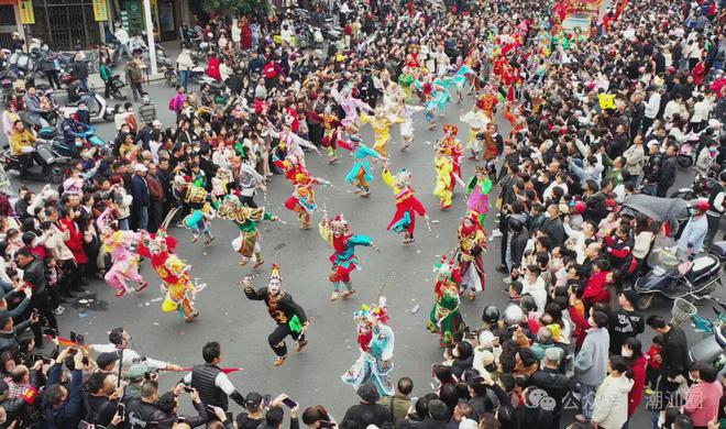 kaiyun开云电竞:汕头大型焰火晚会剧透！近10万发烟花超5000架无人机30分钟表演！(图9)