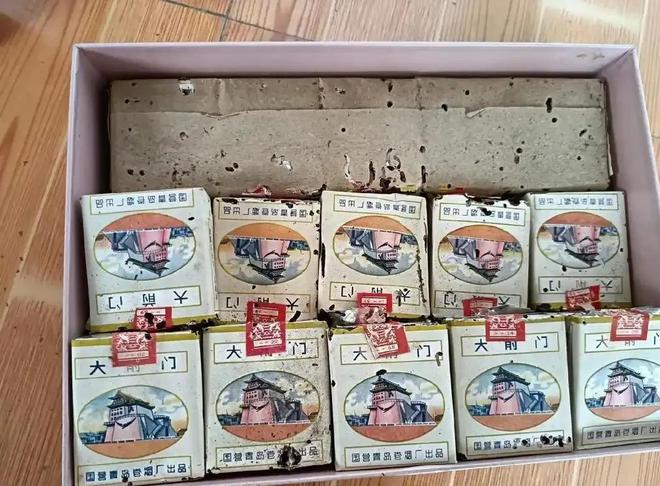 盘点14种中国罕见老牌香烟抽过三种以上的烟龄至少得40年了！(图9)