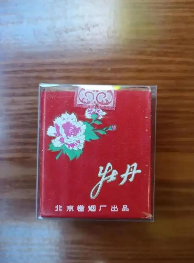 盘点14种中国罕见老牌香烟抽过三种以上的烟龄至少得40年了！(图22)