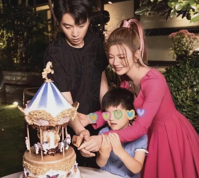 开云电竞陈晓离婚后最新动态：一直在老家调整心情婚内生图曝光又干又瘦(图9)