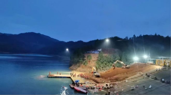 开云电竞:大载重系留无人机应急照明通讯系统：灾区救援指挥官(图3)