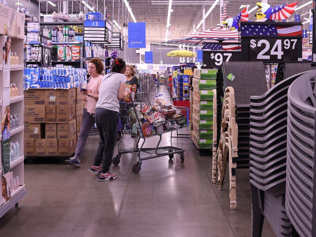 开云电竞app:美国商场货架一线观察：关税冲击下的民众“物价焦虑”(图12)