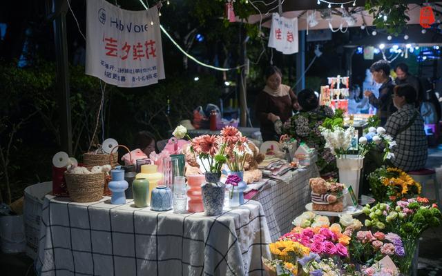 开云电竞app:兴义必游推荐：星光里夜市品味城市烟火后备箱集市领略人间值得(图3)