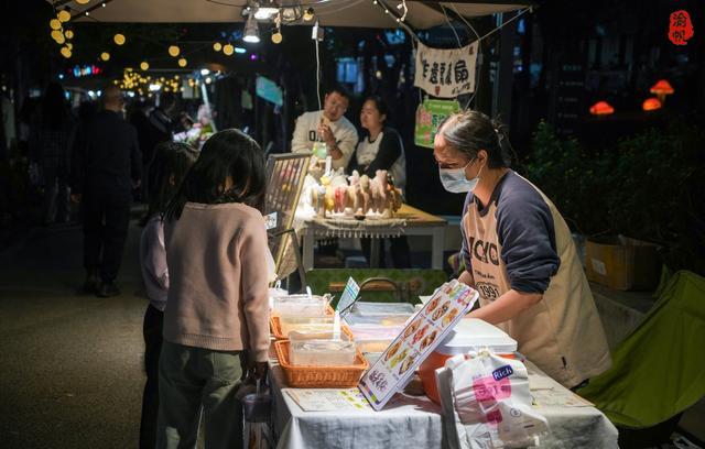 开云电竞app:兴义必游推荐：星光里夜市品味城市烟火后备箱集市领略人间值得(图4)