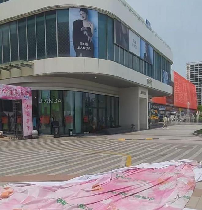 后续！杭州胖都来被曝生意惨淡顾客称性价比不高许昌人表态了(图1)