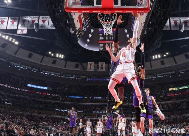 这个队傻了吧！落选秀成非卖品28岁的榜眼被摆上货架换遍联盟(图1)