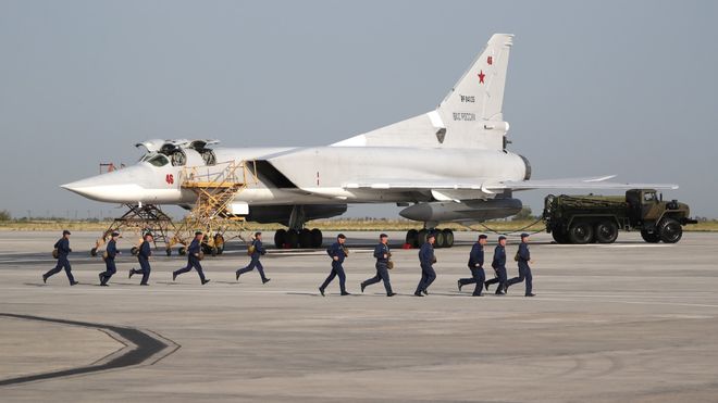 俄罗斯的珍珠港：乌克兰在会谈前深入俄领土炸掉了30%俄轰炸机(图1)