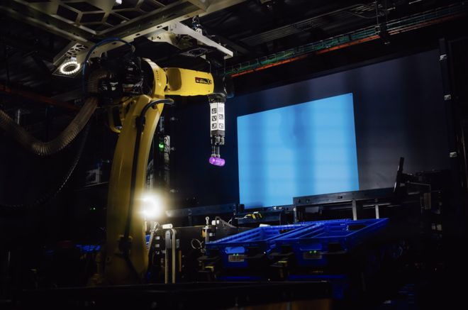 kaiyun开云电竞:亚马逊100万机器人上岗！即将超越人类员工？机器人军团接管工作(图7)