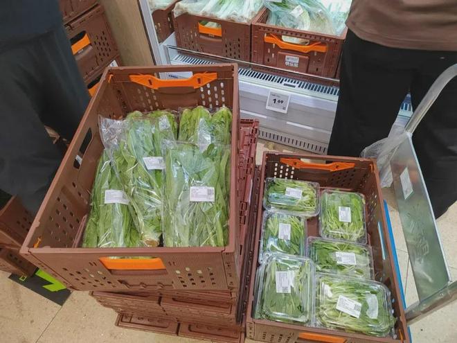 开云电竞网站:实探美团快乐猴首店：矿泉水1瓶不到07元！硬折扣迎来新玩家(图7)