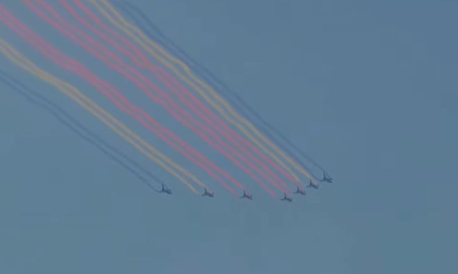 开云电竞一周军评：尤其人民军队更是天下难找(图2)