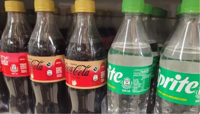 香港6旬无业汉为报复将加尿汽水混入超市货架(图1)