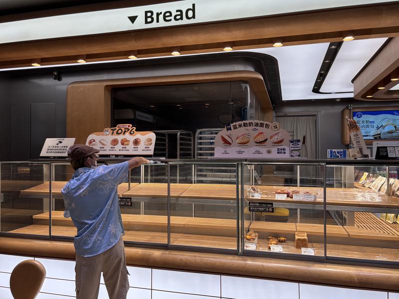 开云电竞:民生调查｜跑了上海20多家店“卖不完”的面包去哪了？(图11)