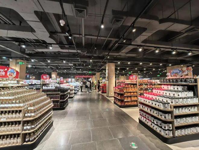 开云电竞:孝感首家“胖东来模式”调改店落地吾悦广场！(图2)