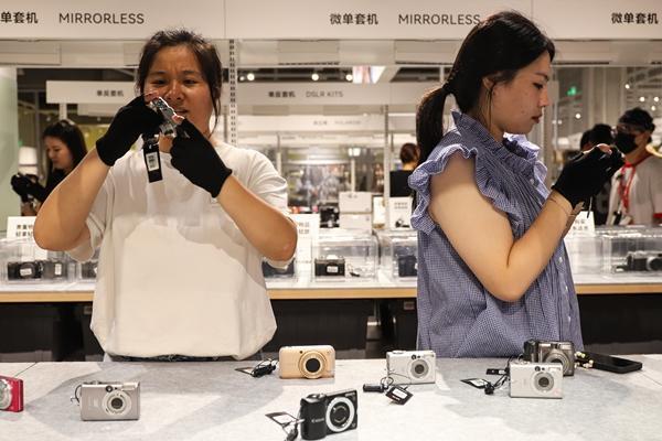 开云电竞app:当年轻人走进二手市场：“买二手是年轻人更聪明的选择”(图5)